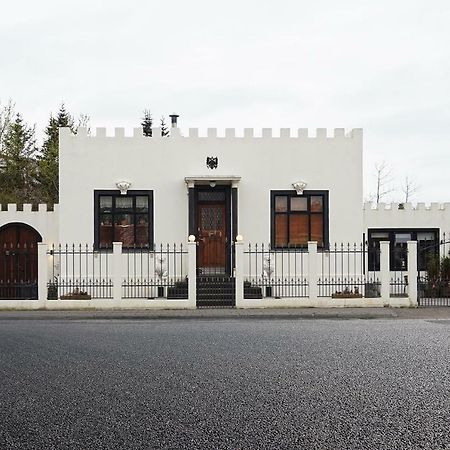 Апартаменты Little White Castle Кефлавик Экстерьер фото